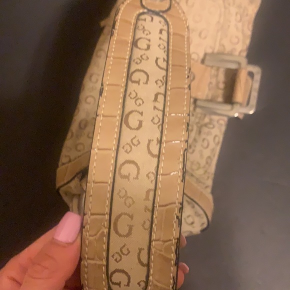 ❌❌SOLD❌❌ 90’s Guess Baguette Bag with monogram. - Picture 5 of 5